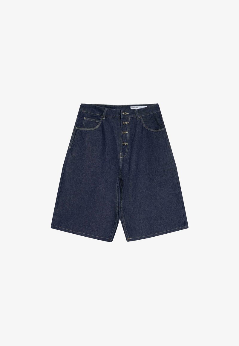 Short en denim bleu foncé avec braguette à boutons, poches avant, passants pour ceinture et coupe large.