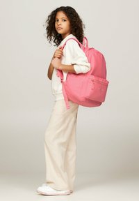 Tommy Hilfiger ESSENTIAL UNISEX - Mochila - glamour pink