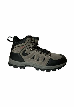 Botas de senderismo con parte superior de ante gris y malla negra, cierre de cordones, ojales metálicos y una suela de goma texturizada para mayor tracción.