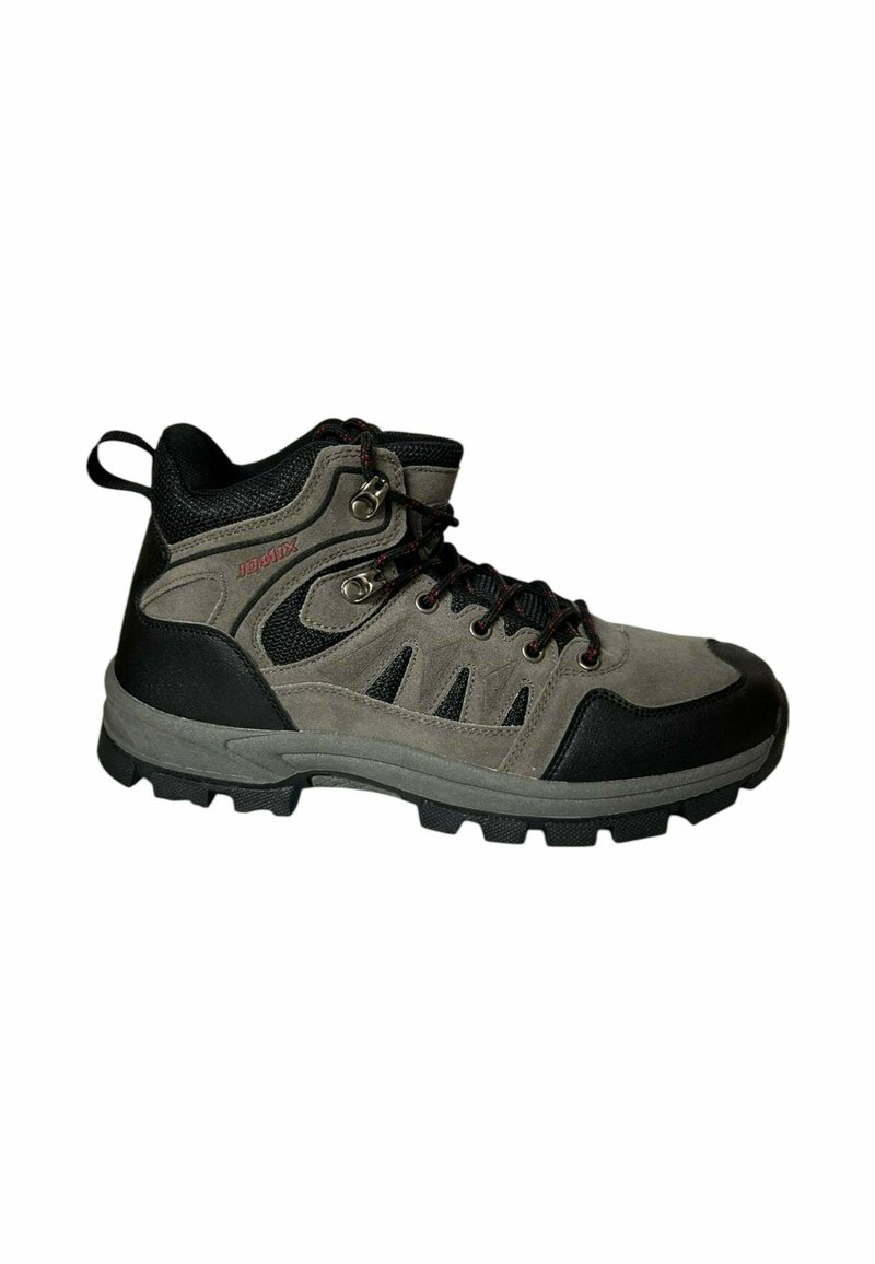 Botas de senderismo con parte superior de ante gris y malla negra, cierre de cordones, ojales metálicos y una suela de goma texturizada para mayor tracción.