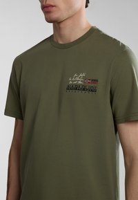 Napapijri COLVILLE - T-shirts print - green lichen