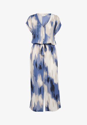 Combinaison à motifs bleus et blancs avec un décolleté en V, des manches courtes, une ceinture à la taille et des jambes larges. Tissu doux et léger avec un design abstrait flou.