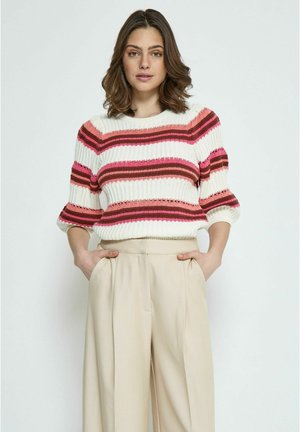 Strickpullover in Creme mit mehrfarbigen horizontalen Streifen in Pink und Braun. Mit gerippter Textur und puffigen Ärmeln.