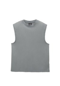 - T-shirt basic