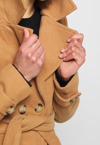 Vero Moda Cappotto classico - dark brown