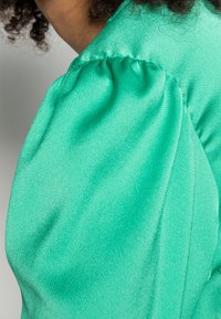 Gina Tricot Blouse - green