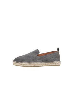 FRED MARTIN COLLECTION, Espadryle