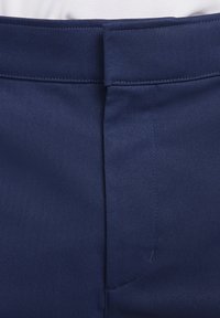 TOUR CHINO SHORT - Športové šortky - midnight navy black