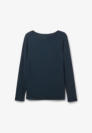 Donker marineblauw T-shirt met lange mouwen en een ronde hals, plat gelegd op een witte achtergrond.