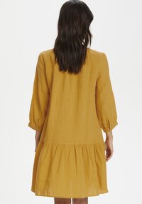 Part Two Vestido informal - mottled dark yellow