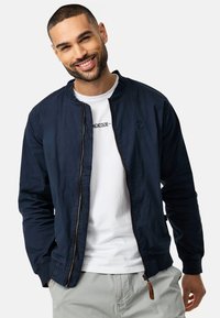 INDICODE JEANS  INORNEL granatowy