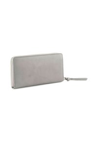 Billetera de cuero gris con cierre de cremallera, forma rectangular y superficie texturizada. Presenta un tirador como acento para una fácil apertura.