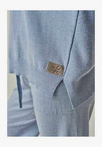 Unausgewählt, himmelblau