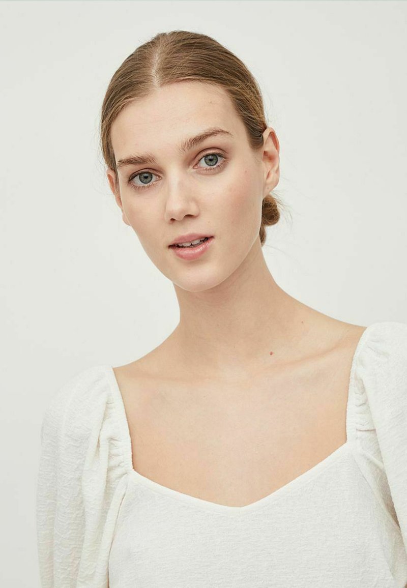 Damen T-Shirts | Vila KARREEAUSSCHNITT Bluse cloud dancer/offwhite - JR47102 Damen T-Shirts | Vila KARREEAUSSCHNITT Bluse cloud dancer/offwhite - JR47102