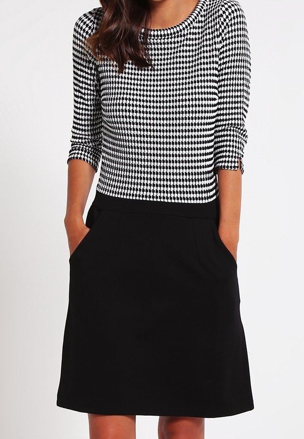s.Oliver Robe de jour - black