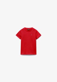 Δεν επιλέχθηκε, haute red