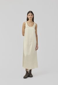 Modström IOLAMD - Robe longue - summer sand