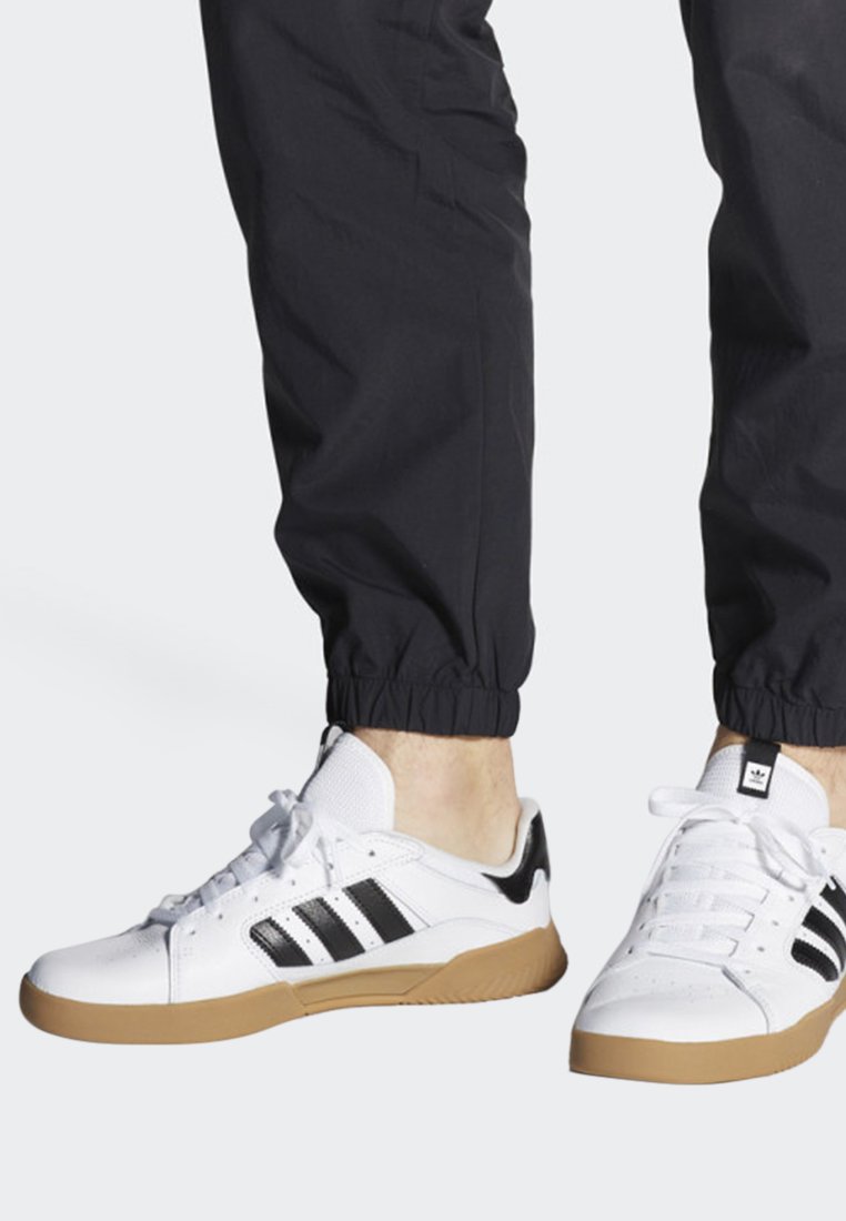 men's adidas originals skateboarding vrx low shoes