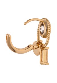 Náušnice ve zlaté barvě s kruhovým tvarem a detailem stočeného lana, s průhledným kulatým kamenem nahoře a visacím obdélníkovým kamenem dole.