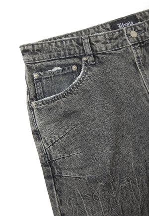 Grijze denim jeans met een verwerkte afwerking, voorzien van een traditionele vijf-pocketontwerp, klinknagels en een taille-label. Getextureerd en met een middelhoge taille.