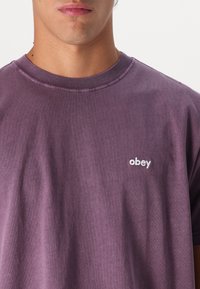 Obey Clothing LOWERCASE TEE UNISEX - Základné tričko - pigment plum perfect