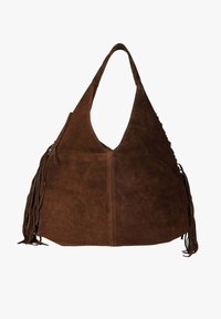 Borsa hobo in suede marrone con una profonda forma a V, una tracolla larga e dettagli a frange lunghe su un lato. Texture liscia, design minimalista.
