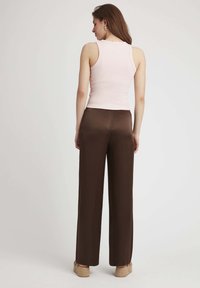 Non sélectionné, rose pâle