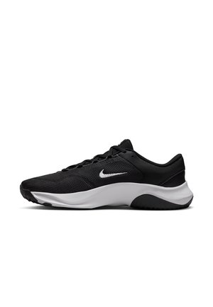 Pantofi sport negri cu partea superioară din plasă, logo alb Nike, vârf rotunjit, talpă cu amortizare și talpă cu textură pentru aderență.