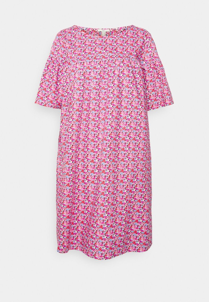 Robe à imprimé floral avec des manches courtes, fabriquée en tissu léger. Principalement rose avec des motifs de fleurs multicolores, au design décontracté.