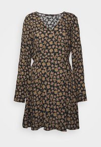 Vestido preto de manga longa com decote em V, apresentando um padrão floral em verde e rosa, silhueta fluida e textura de tecido suave.