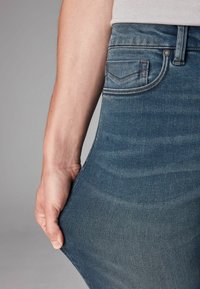 Next MOTION FLEX - Slim fit -farkut - blue washed