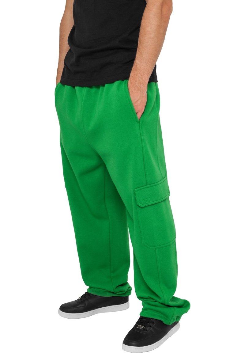 Urban Classics Hlačami s stranskimi žepi - black