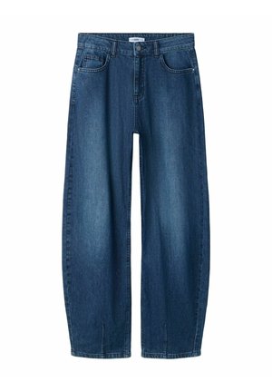 Blå højhalsede jeans med vidde i benene, forlommer, bæltestropper, knaplukning og små slidser ved kanten på en hvid baggrund.