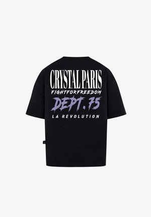 T-shirt noir surdimensionné avec un texte audacieux en blanc et violet au dos, comportant les phrases "CRYSTAL PARIS," "FIGHTFORFREEDOM," et "LA RÉVOLUTION."