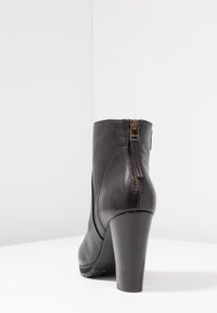 Lazamani Botines de tacón - black