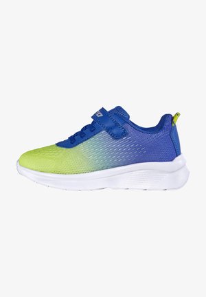 Kinder-Sportschuh mit grün-blauem Farbverlauf, weißer Sohle, blauen Schnürsenkeln und einem einzelnen blauen Klettverschluss.