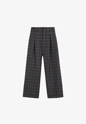 Pantalones de pierna ancha en un patrón de cuadros oscuros con colores gris, azul y negro. El material parece tejido con una textura suave y pliegues frontales.