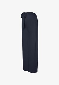 Odabrano, navy blazer