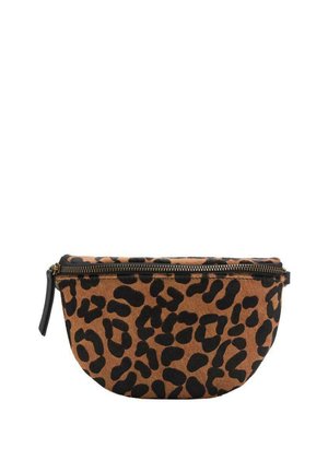 Pochette con stampa leopardata realizzata in materiale morbido, caratterizzata da macchie nere su una base marrone, con chiusura a zip nera e forma arrotondata.