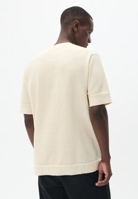 Thumbnail Image 2