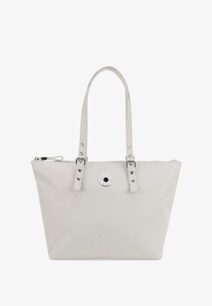 Borsa tote beige con due manici regolabili, dettagli con fibbie in argento, chiusura con zip e un emblema rotondo in metallo al centro frontale.
