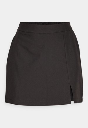 PCBOSELLA SKORT  - Šorti - black