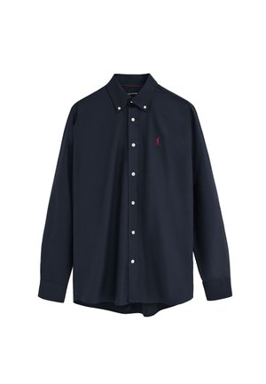 Marineblaues Langarmhemd mit Knopfleiste, Button-Down-Kragen und kleinem roten gesticktem Motiv auf der linken Brust.