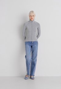 Gina Tricot SOFT TOUCH ZIP JACKET - Tréning dzseki - elephant skin
