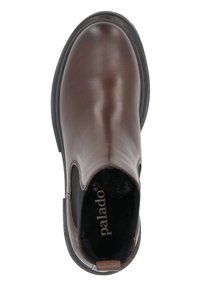 Brązowy skórzany botek za kostkę z elastycznymi panelami bocznymi, zaokrąglonym noskiem i czarną gumową podeszwą. Posiada subtelną markę wewnątrz buta.