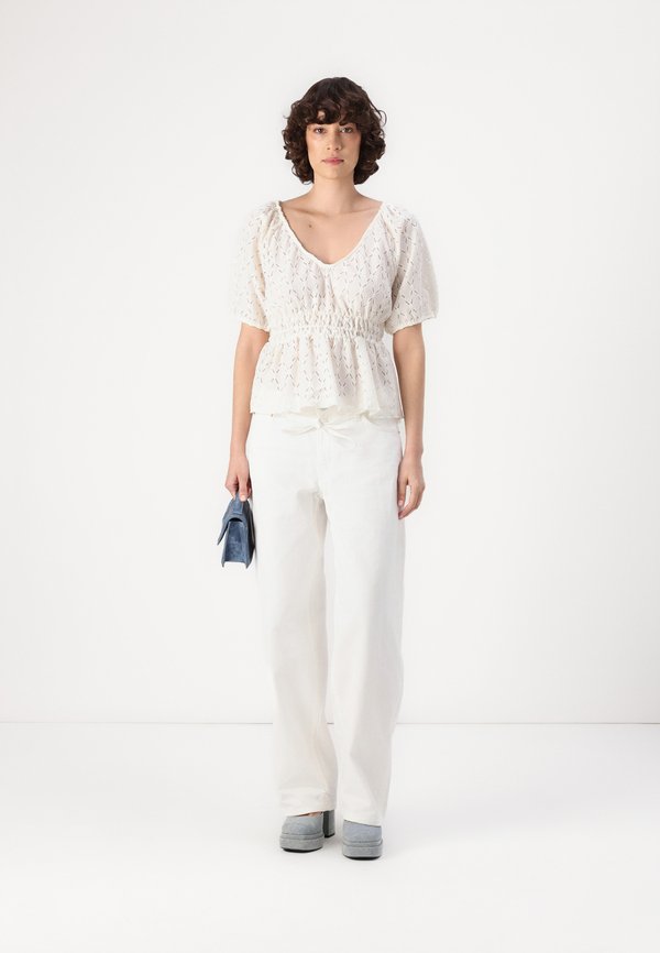 ONLROSA  - Blouse - cloud dancer4