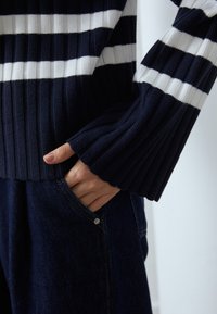 Anna Field Strikkegenser - dark blue/off-white