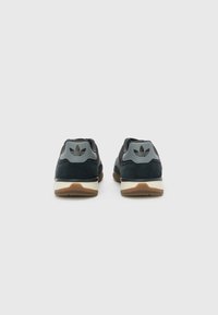 adidas Originals GAZELLE SALA UNISEX - Tenisky - core black/grey three/gum