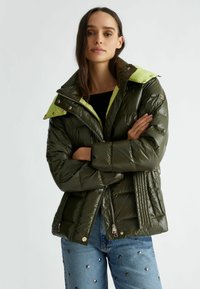 LIU JO PADDED WITH HOOD - Páperová bunda - olive