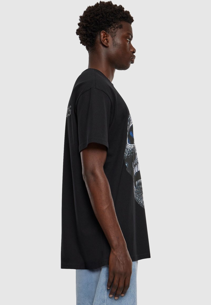 By Bugotti Ronde Hals Heren Skull T-Shirt met Zilveren Steentjes